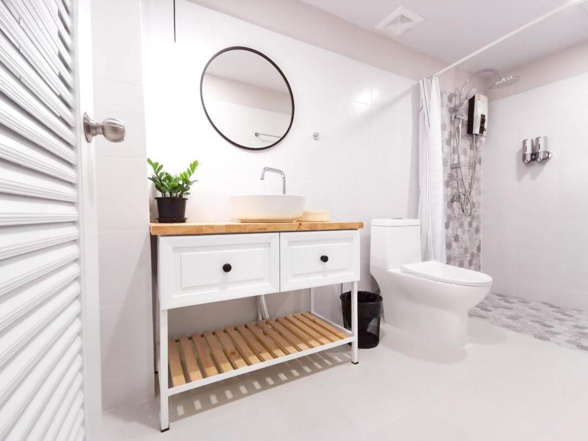Snoozy Guesthouse Phuket Dış mekan fotoğraf